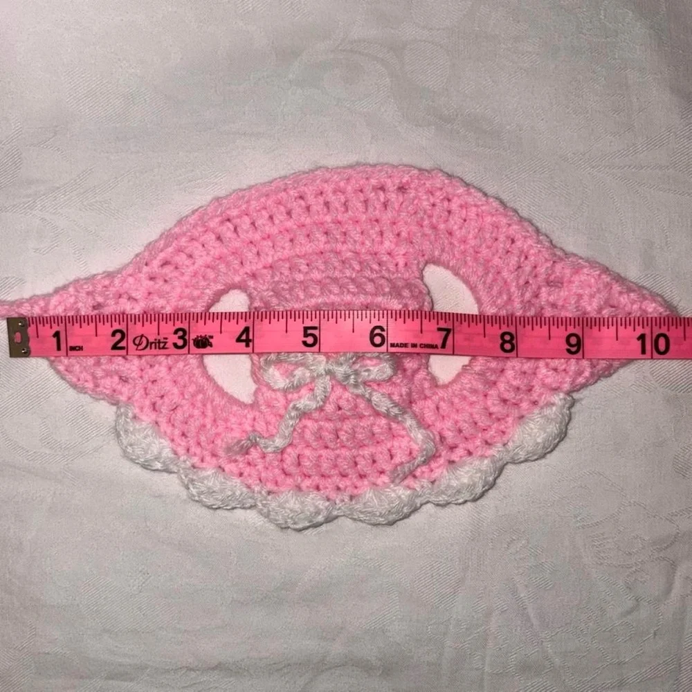 pink and white crochet bow hat for cats